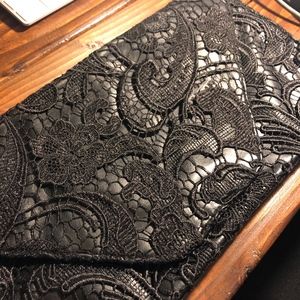 Black clutch